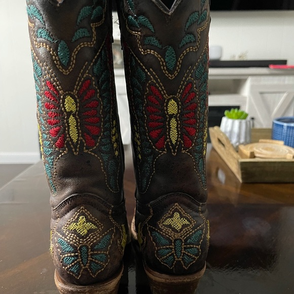 Corral Teen Butterfly Embroidery  - Picture 5 of 5